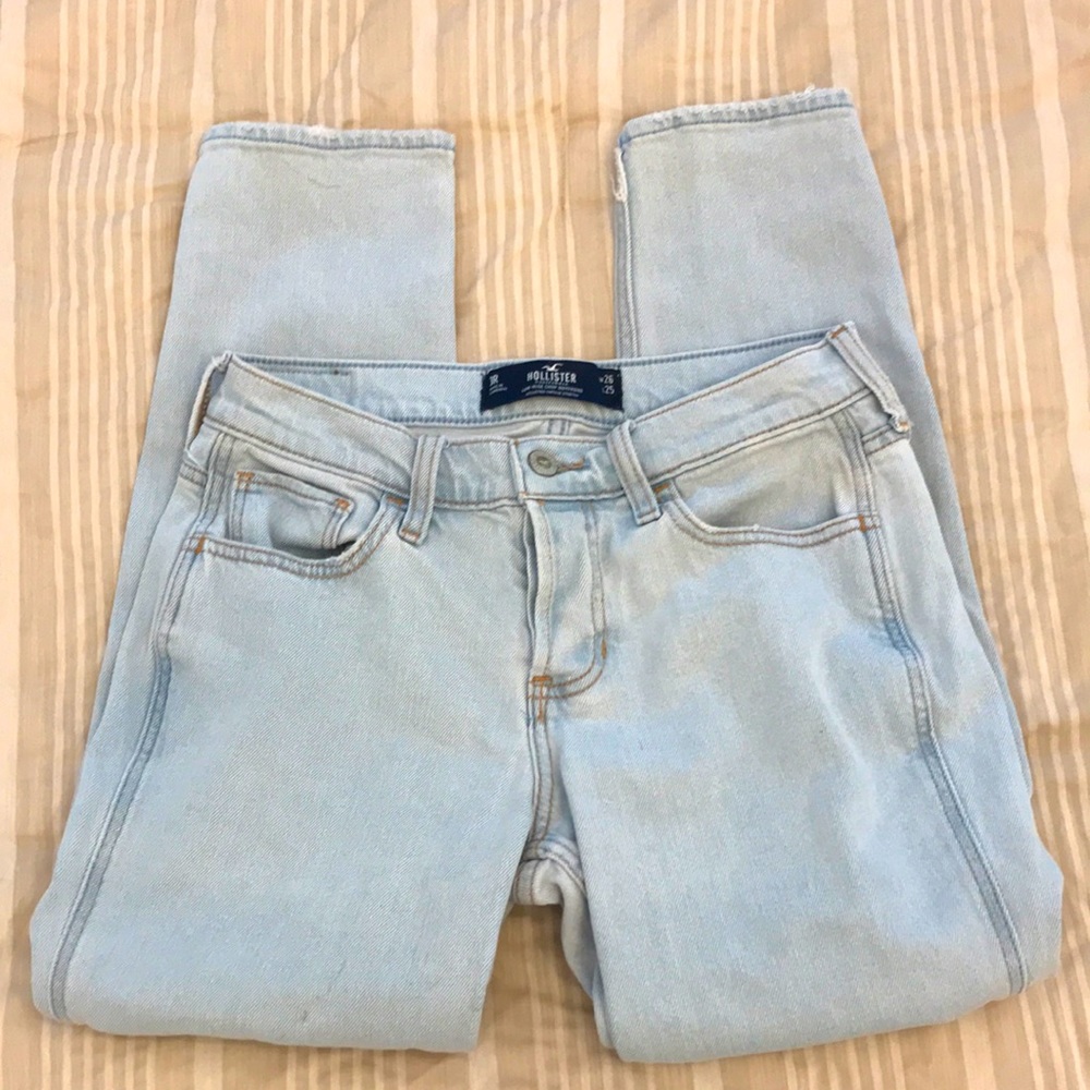 Hollister low rise crop boyfriend jeans